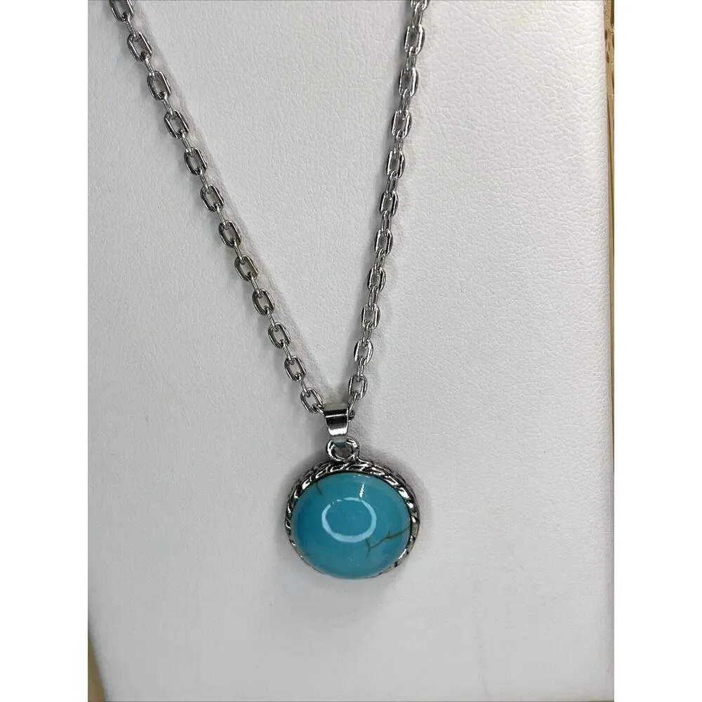 Silver Plated Faux Turquoise Pendant Necklace Stunning Chic Women's Fashion NEW